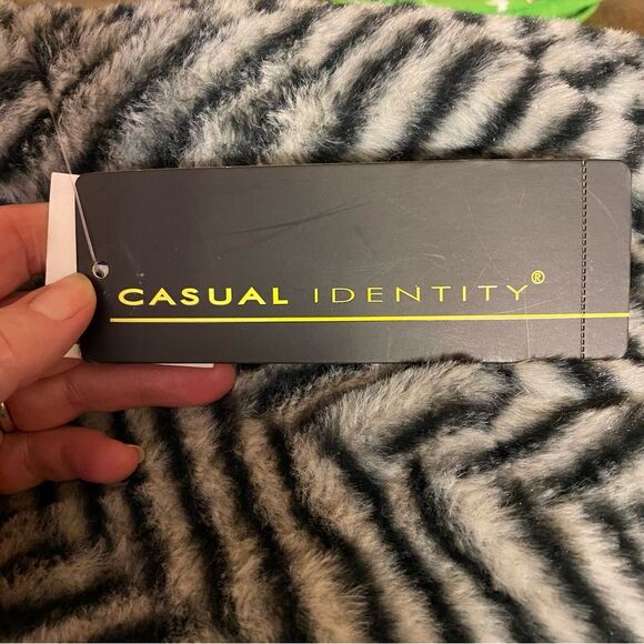 Casual Identity Reversible Faux Fur Vest NWT Women Size Small Animal Print Black - Picture 5 of 7